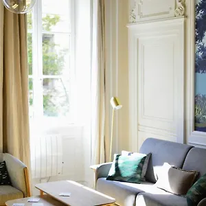https://eden-blue-lovely-flat-bright-cosy-in-lyon.hotels-rhonealpes.com